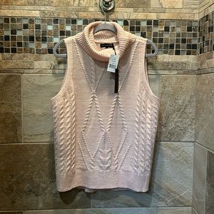 Sleeveless turtleneck sweater, pink smoke from Gibson look